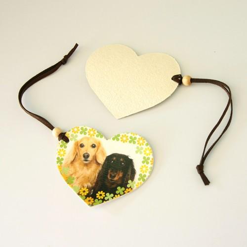 本革をハートにくりぬいたシンプルさが可愛い♪　お気に入り写真で作る本革ハートチャーム |  | 01