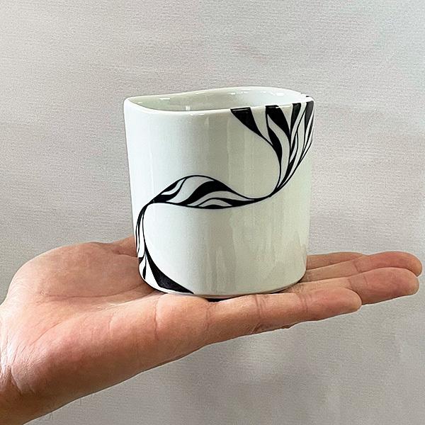 砥部焼 おしゃれ フリーカップ そば猪口 ロックカップ 焼酎カップ 湯呑み モダン 白黒 窯元 和将窯 Washo 103 103 リビング雑貨 Wapal 通販 Yahoo ショッピング