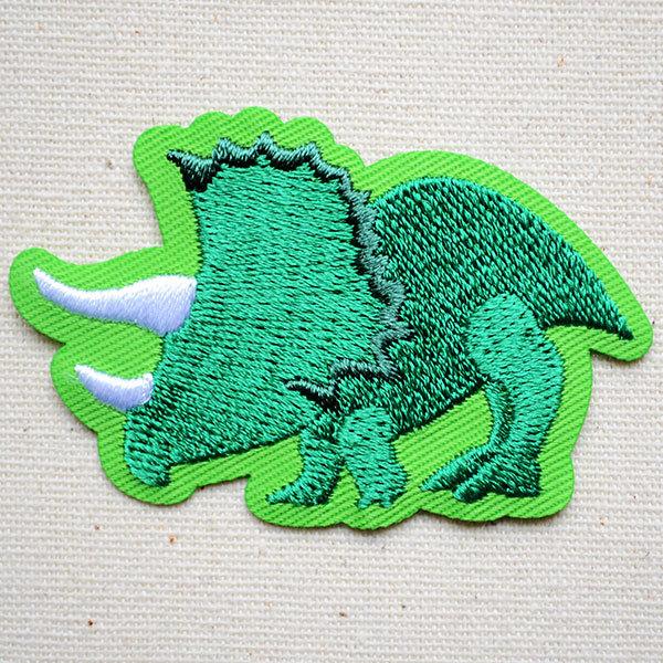 ワッペン アイロン おしゃれ 刺繍 トリケラトプス 恐竜シルエット 名前