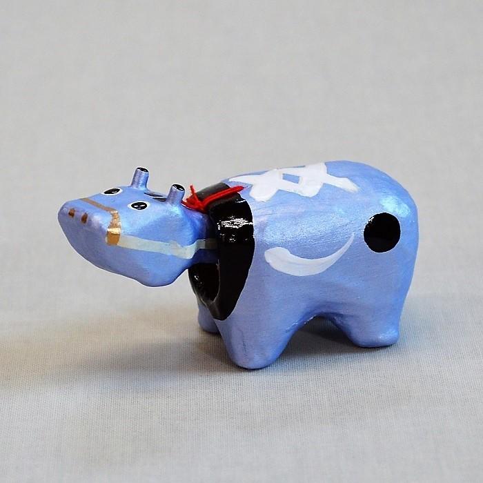 めたりっくべこ(小)　青　日本のお土産会津張子赤べこ　約　8.0×4.0×3.5（cm） | 