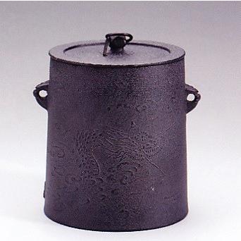 茶器｜茶道具｜　風炉釜　雲竜　中　｜菊地政光作　鉄製　桐箱入り【高岡銅器　置物}】