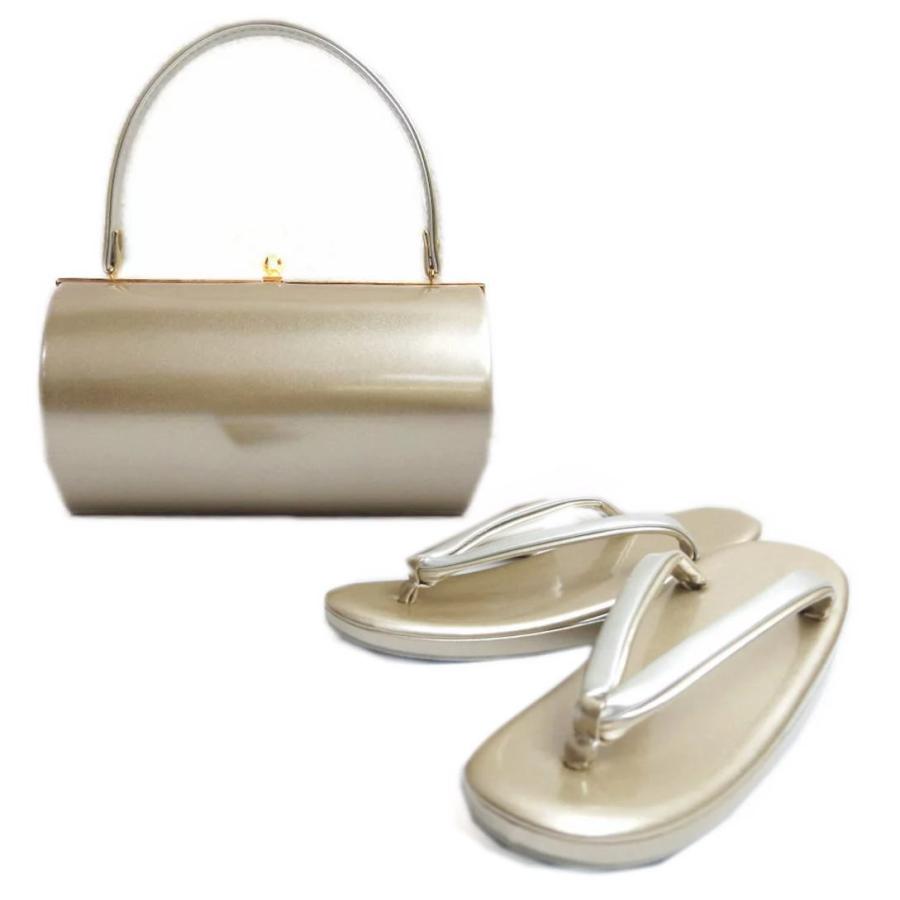 草履バッグセット エナメル 横丸型 薄金色（銀） Ｍ Ｌ 日本製 留袖 結婚式 着物 振袖 成人式 卒業式 袴 訪問着 無地 草履バッグセット エナメル 横丸型 薄金色（銀） M L 日本製 留袖