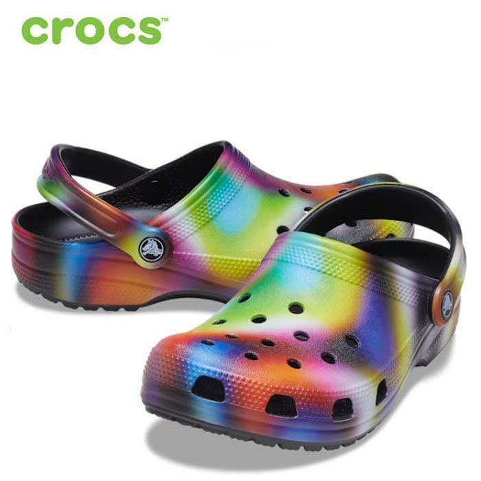 Crocs クロックス メンズ サンダル クラシック ソーラライズド クロッグ 7556 Black Multi ブラックマルチ レインボー Parade ワシントン靴店 通販 Yahoo ショッピング