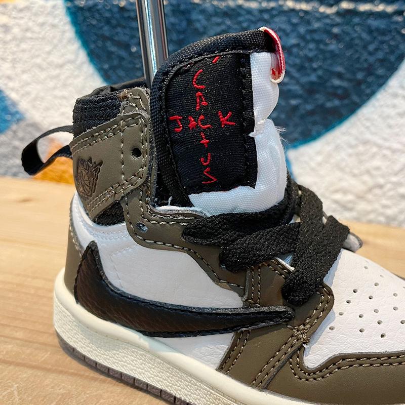 スニーカー型 パターカバー “Travis Scott” ゴルフ カスタム 小さめ 