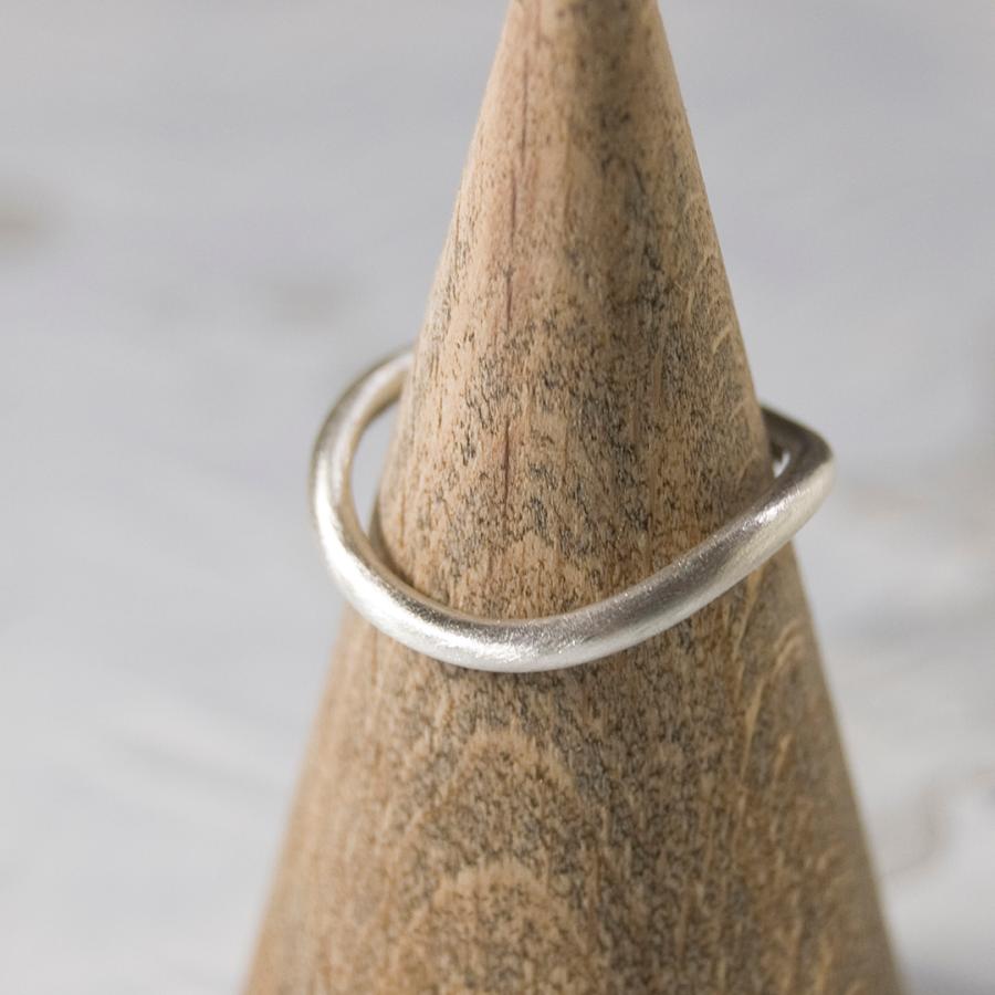 シルバーウェーブプレーンリング 2.0mm幅 つや消し 3号〜27号｜WKS WAVE PLANE RING 2.0 sv matte｜FA-545 |  | 01