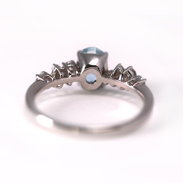 PT アクアマリンリング 0.7ct オーバル 3月 誕生石 アクアマリンのサイドには天然ダイヤモンドでおしゃれなデザイン レディース 神秘 海の 爆買の画像
