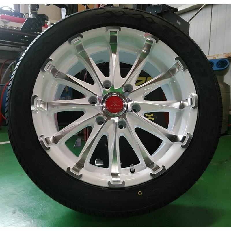 TOYO TIRES（トーヨータイヤ） HIACE ハイエース レジアスエース 200系