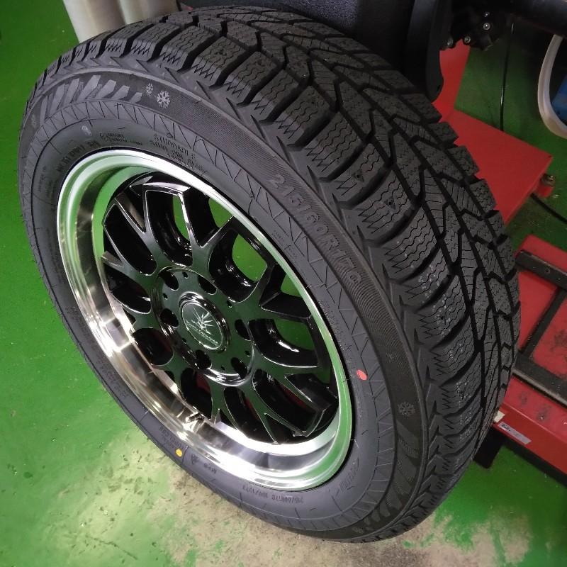ハイエース 翌日発送 新品 4本セット 車検対応 200系 スタッドレス 