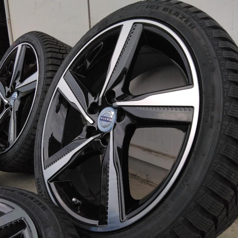 ICE BLAZER ボルボ VOLVO V40 スタッドレス SAILUN WSTX 225/40R18 18