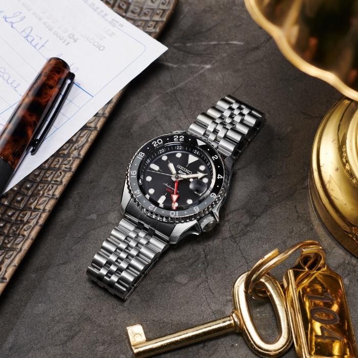 【ロゴ入りサコッシュプレゼント】SEIKO Seiko 5 Sports ５スポーツ SBSC001 国内正規品 SKX Sports Style メカニカル 自動巻（手巻つき）GMT 腕時計 メンズの画像