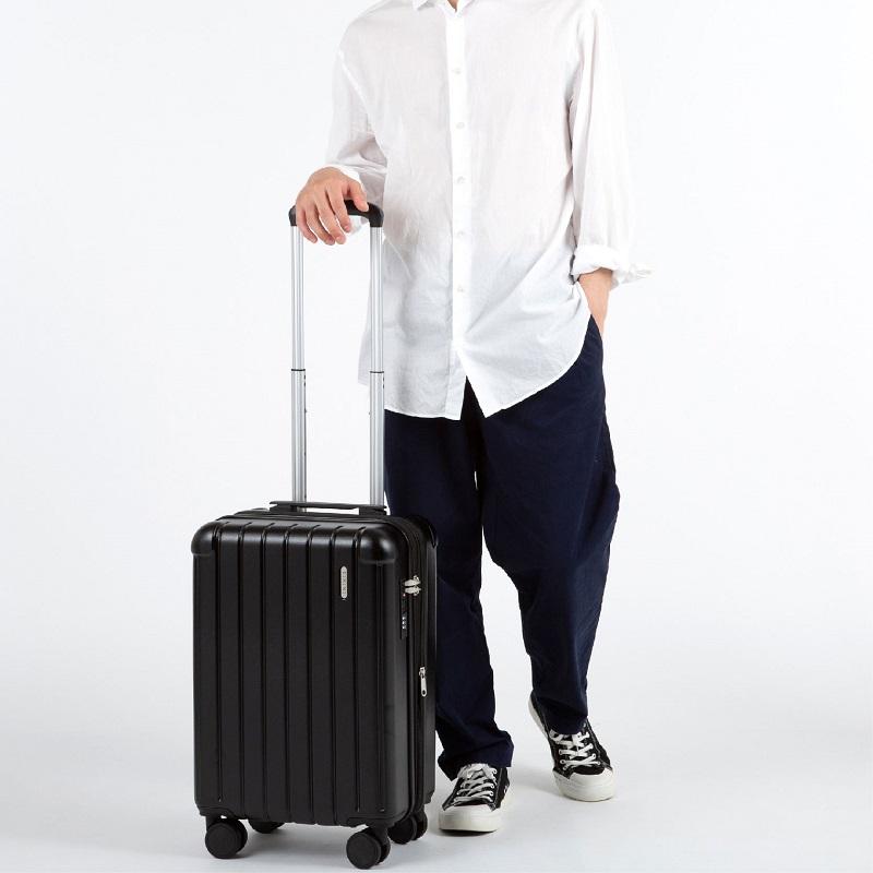 RIMOWA32L 4輪　ブラック　機内持ち込みOK touzaiyamakaban_05121