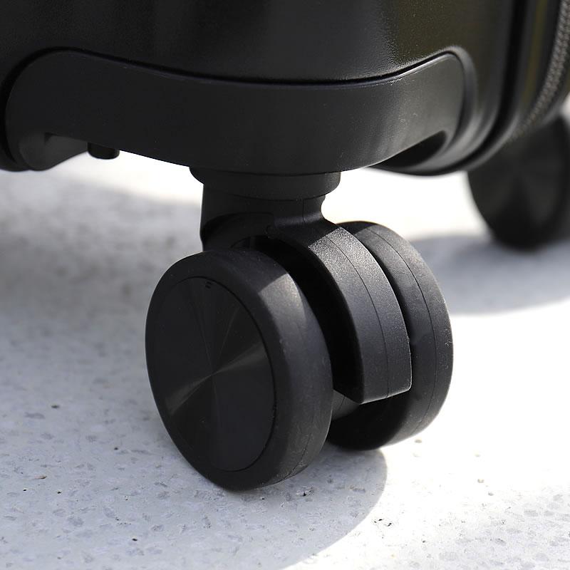 KENNETH COLE キャリーケース　スーツケース　黒　28インチ(71cm watermode_60001