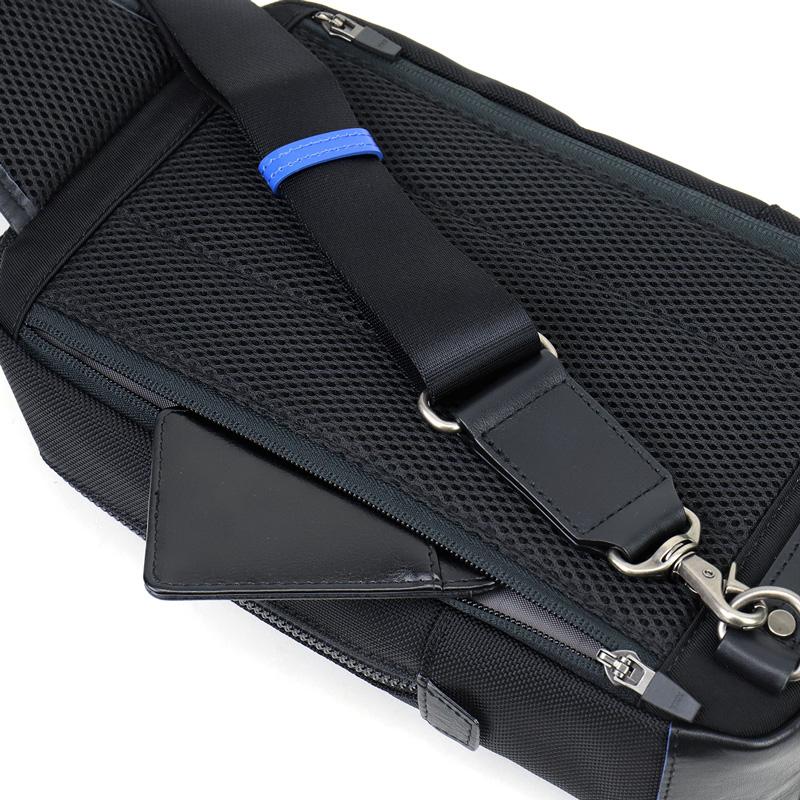 LANVIN en Bleu ランバンオンブルー LILLE リール ボディバッグ LANVIN en Bleu ランバンオンブルー LILLE リール ボディバッグ