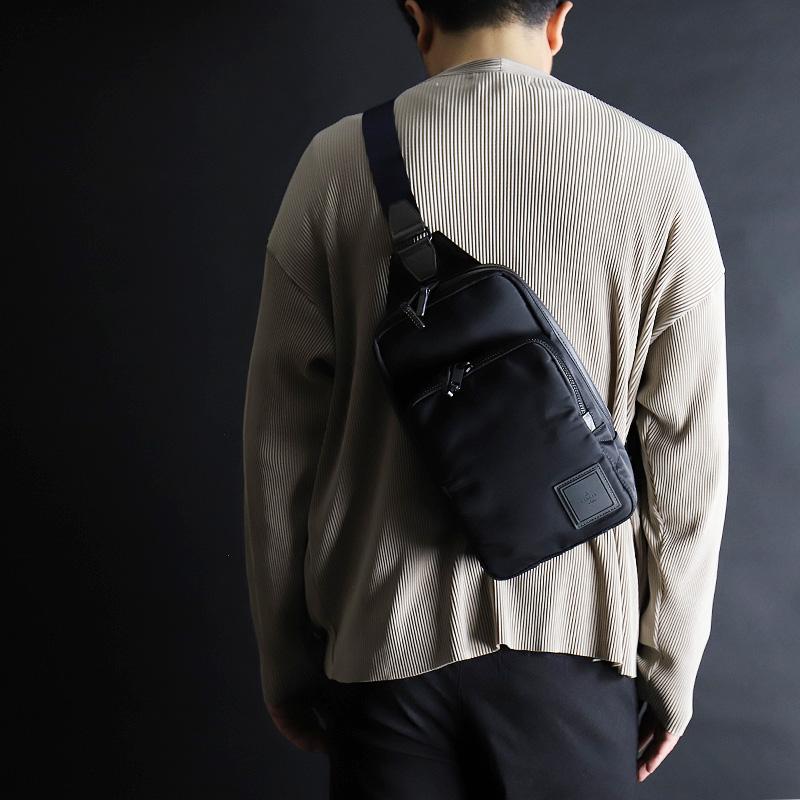 LANVIN en Bleu ランバンオンブルー SHORT ショート ボディバッグ ワン