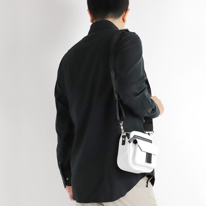 TAKEO KIKUCHI（タケオキクチ） ベルクロ2 ミニショルダーバッグ 斜め