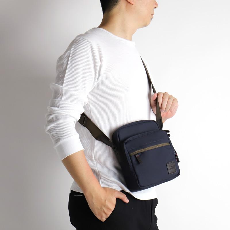 TAKEO KIKUCHI（タケオキクチ） True トゥルー ミニショルダーバッグ