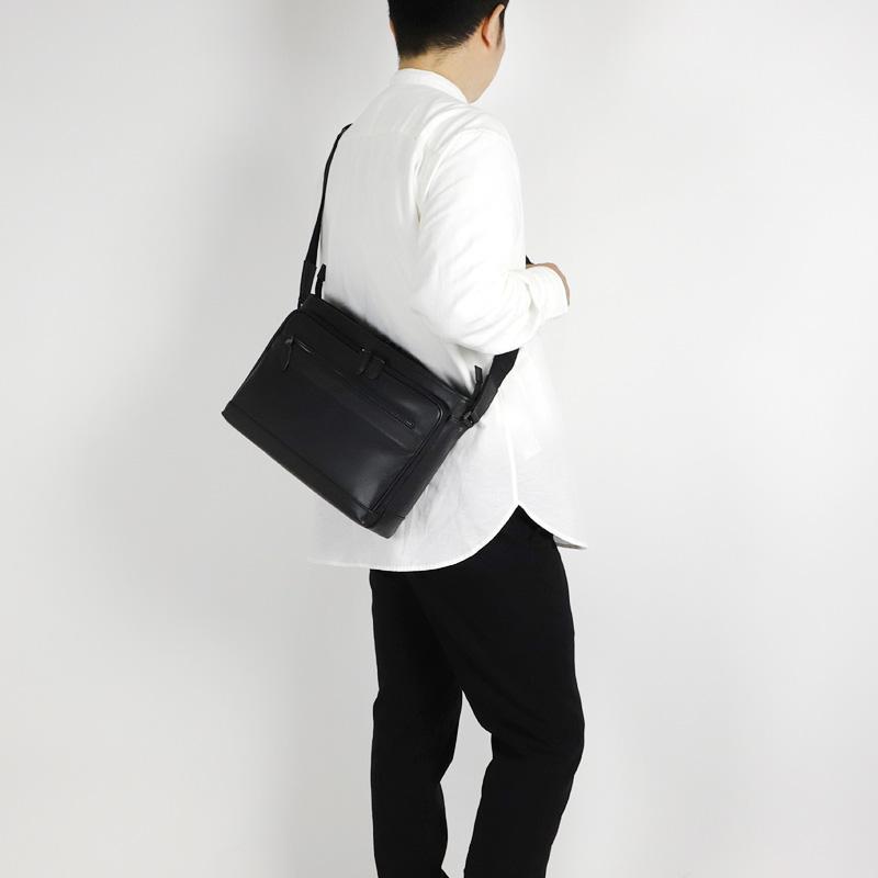 TAKEO KIKUCHI（タケオキクチ） ニュース ショルダーバッグ 斜め掛け