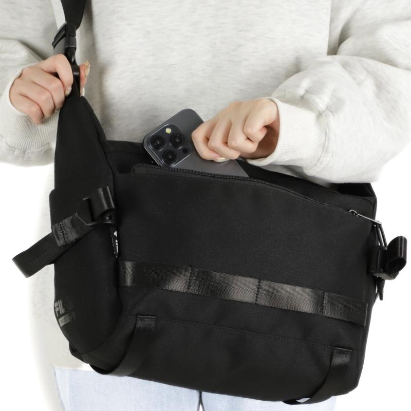 FILA（フィラ） ショルダーバッグ 斜め掛けバッグ 舟形ショルダー A4