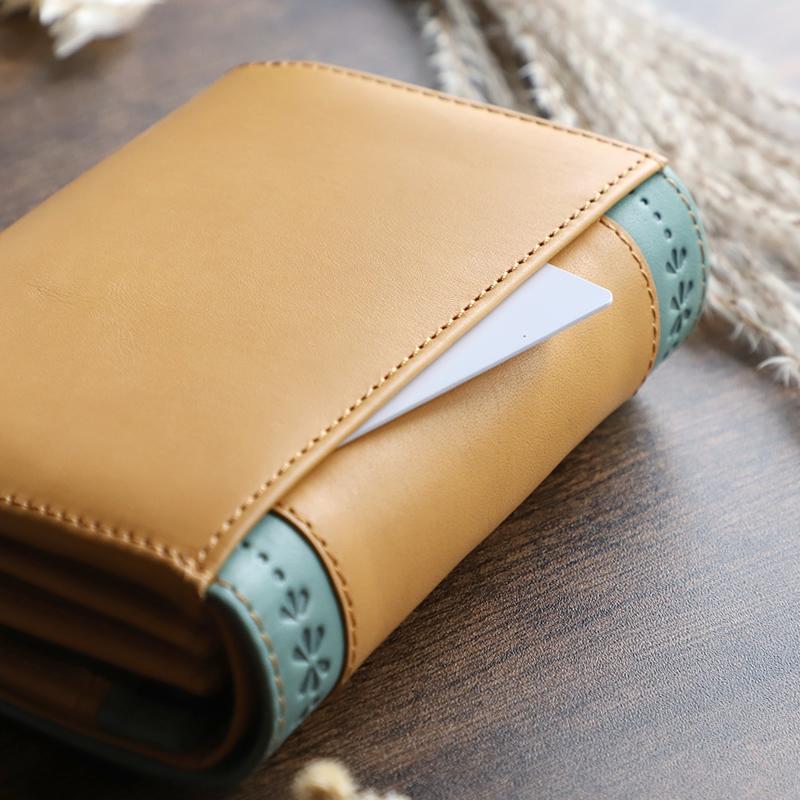 moz（モズ） FLOWER フラワー 二つ折り財布 小銭入れあり ミドル