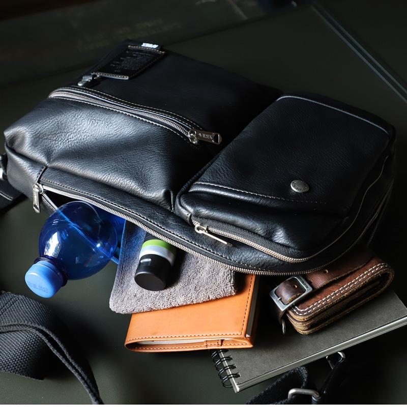 AVIREX（アヴィレックス） STUART スチュアート ショルダーバッグ 斜め