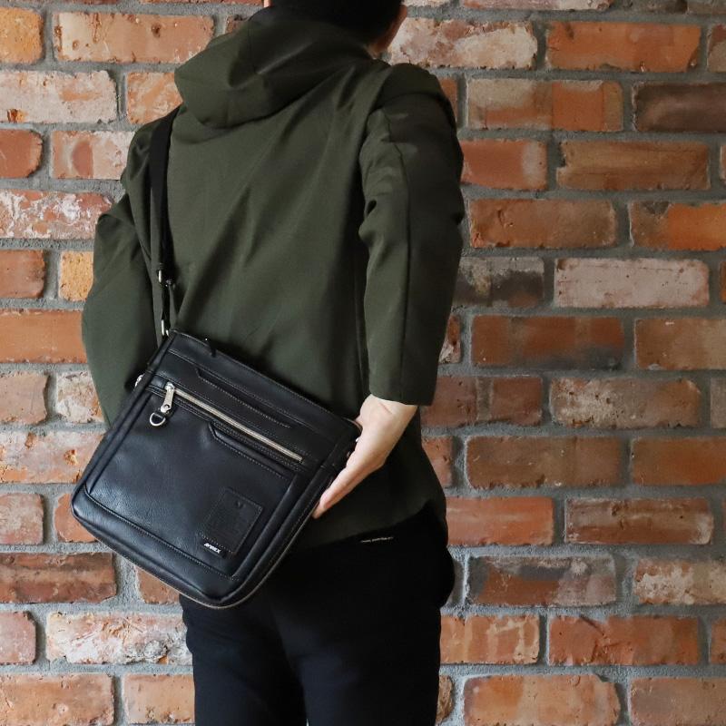 AVIREX（アヴィレックス） STUART スチュアート ショルダーバッグ 斜め