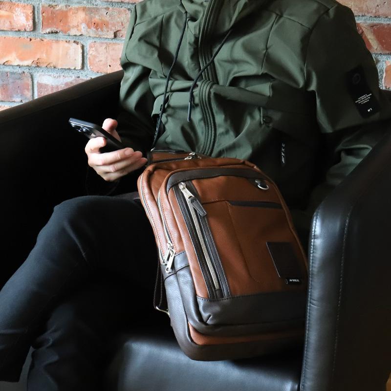 AVIREX（アヴィレックス） STUART スチュアート ボディバッグ ワン