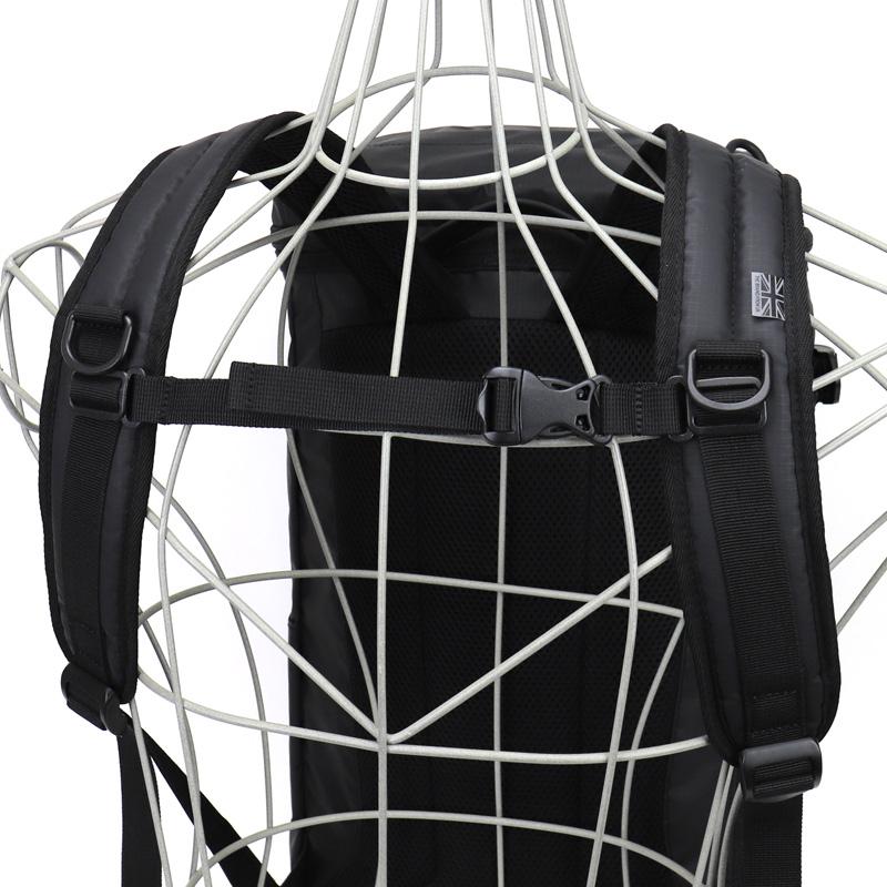 MICHAEL LINNELL（マイケルリンネル） A.R.M.S スクエアリュック