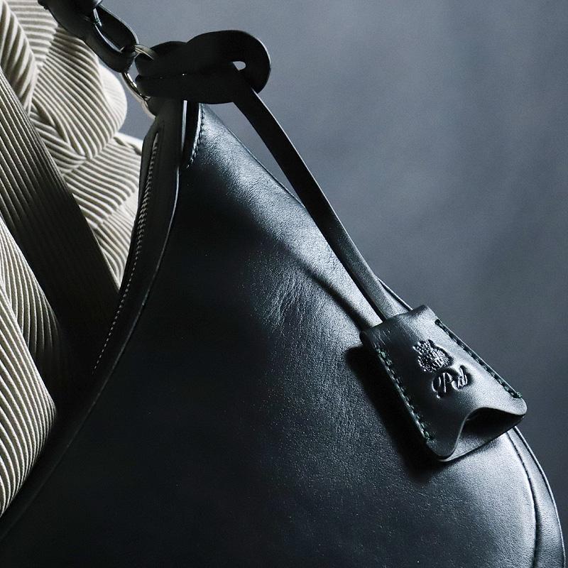 P.I.D PID ピーアイディー ecrire エクリール ショルダーバッグ 斜め