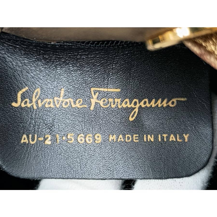 フェラガモ　巾着　バッグ　ゴールド　salvatore ferragamo サルヴァトーレフェラガモ Salvatore Ferragamo 巾着バッグ ゴールド