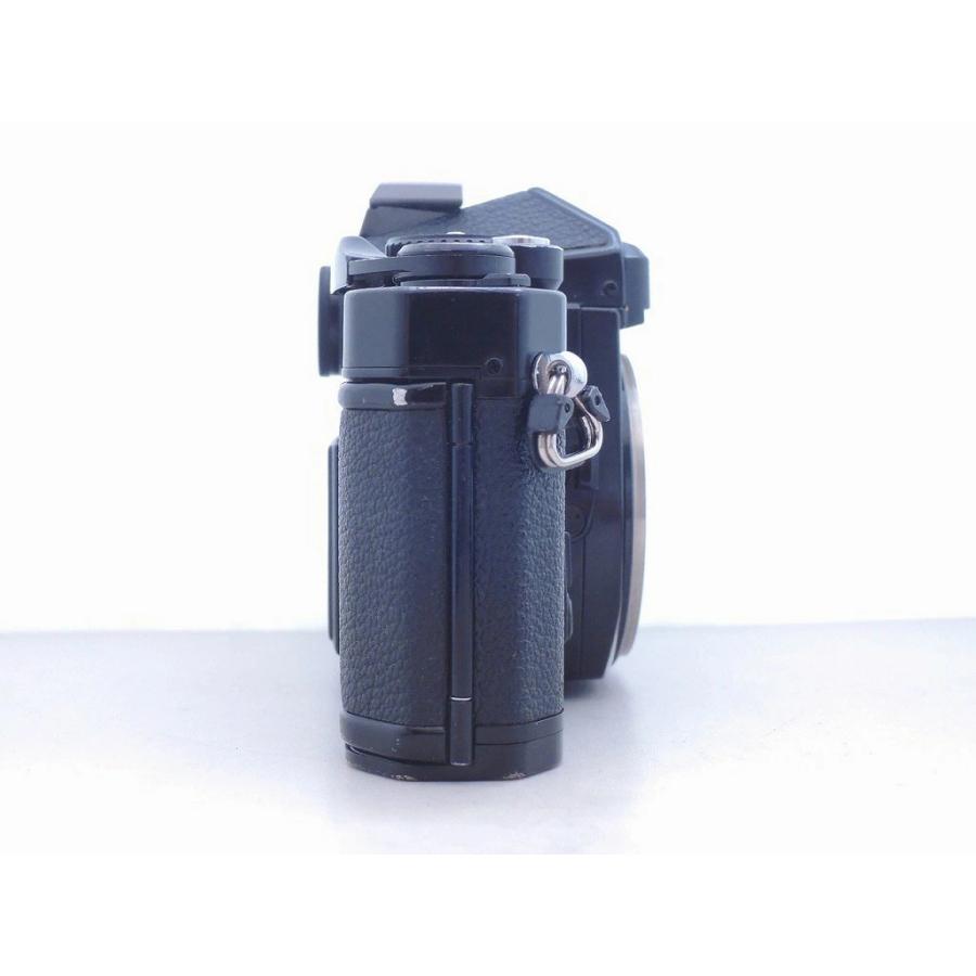 ニコン Nikon フィルム一眼レフカメラ ボディ FE2の画像