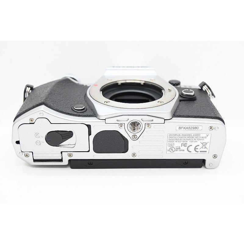 オリンパス OLYMPUS ミラーレス一眼 ボディ シルバー OM-D E-M5 Mark