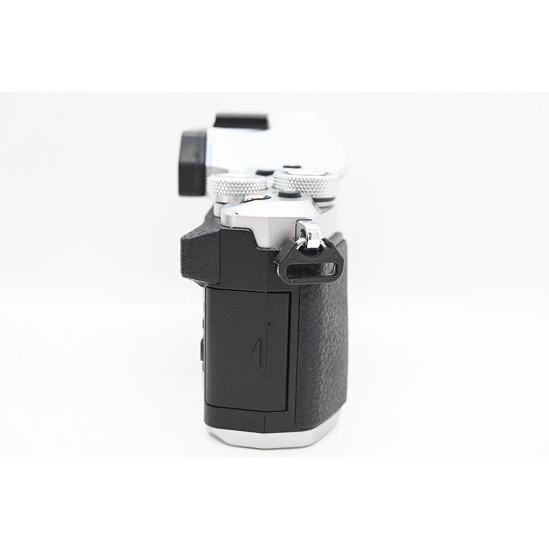 オリンパス OLYMPUS ミラーレス一眼 ボディ シルバー OM-D E-M5 Mark