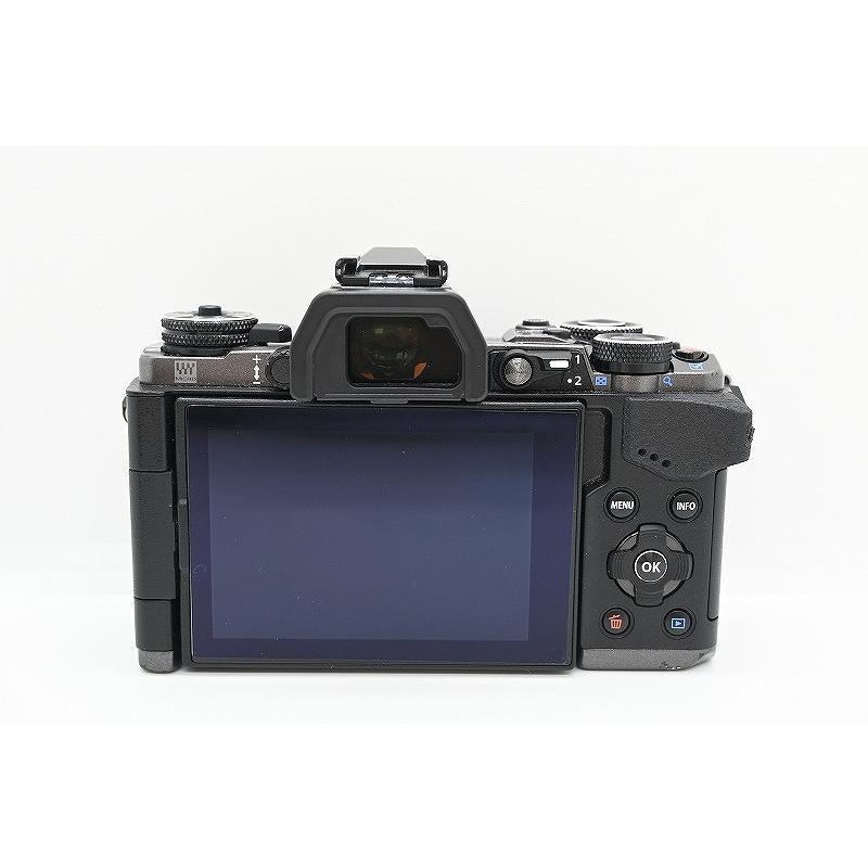 オリンパス OLYMPUS ミラーレス一眼 レンズキット チタニウムカラー OM