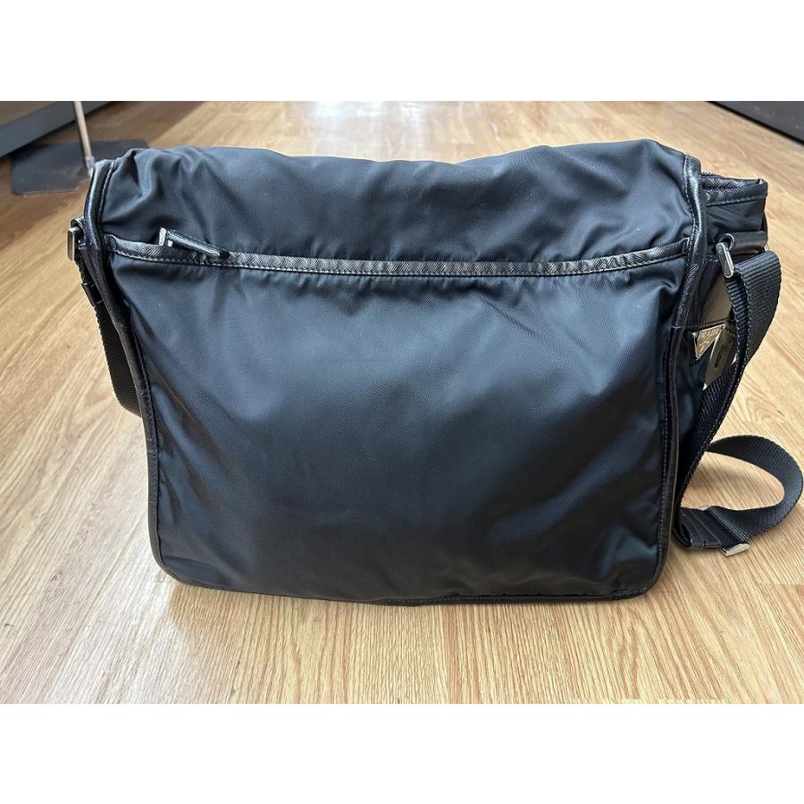 プラダ PRADA ナイロンメッセンジャーバッグ ブラック : ワットマン  