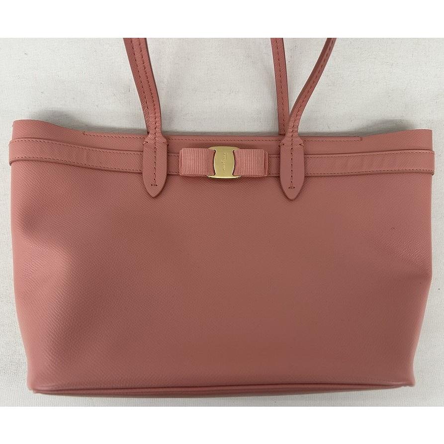 サルヴァトーレフェラガモ Salvatore Ferragamo ヴァラトートバッグ