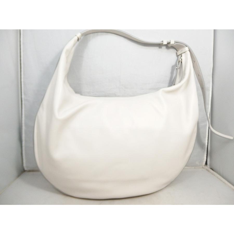 イアクッチ IACUCCI ワンショルダーバッグ 白（オフホワイト