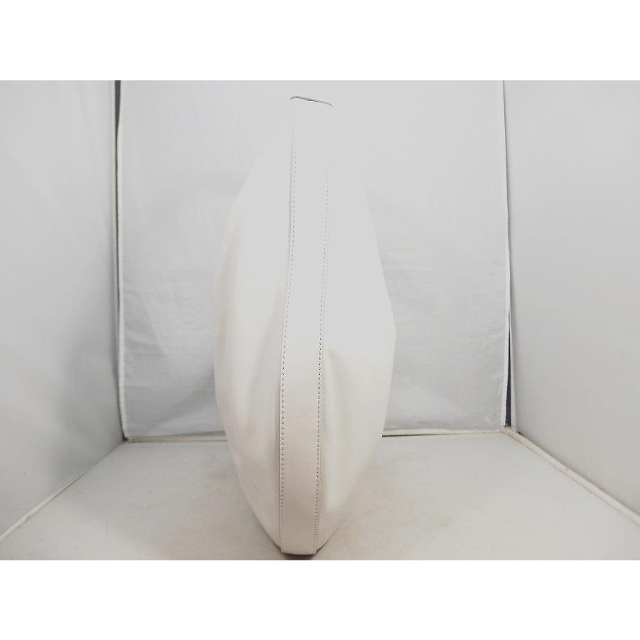 む*ー様 イアクッチ　ショルダーバッグ　キャンバス地にレザー オフホワイト イアクッチ IACUCCI ワンショルダーバッグ 白（オフホワイト