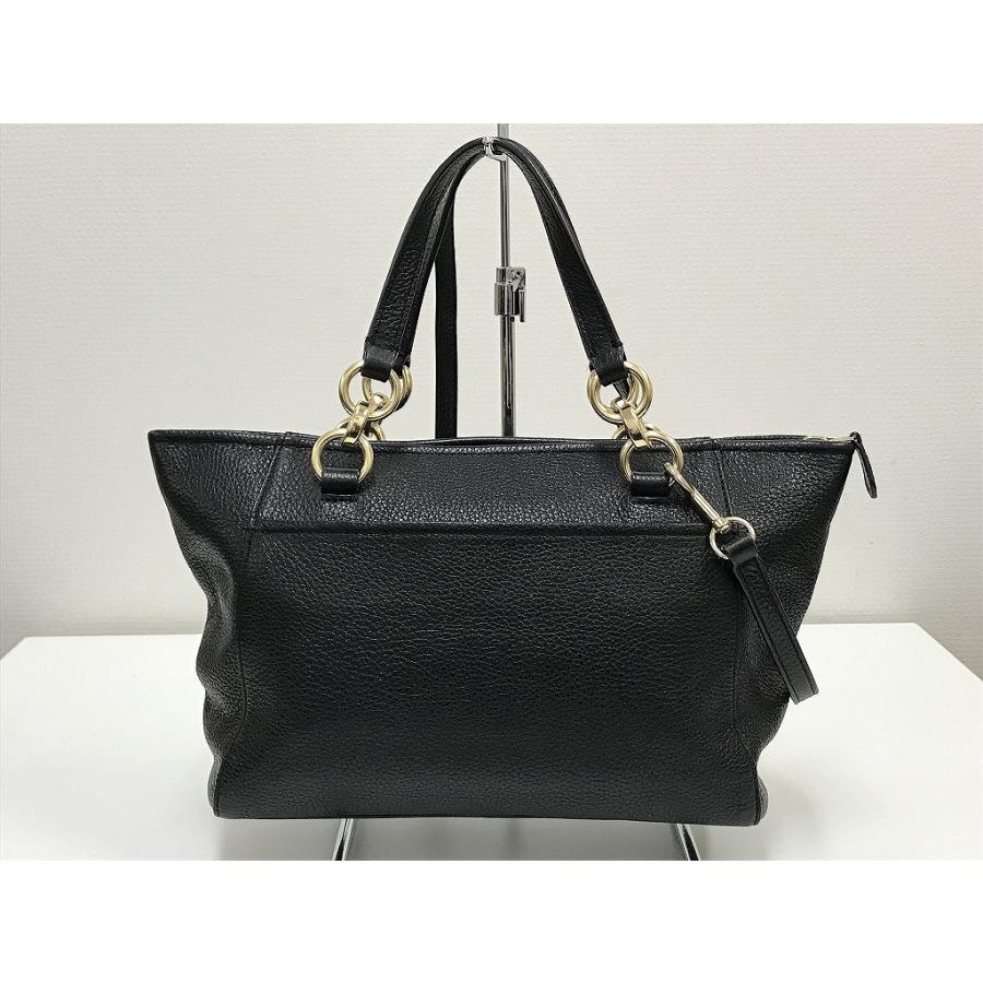 コーチ COACH 程よいきちんと感で魅せる！上品でエレガントなお洒落の 