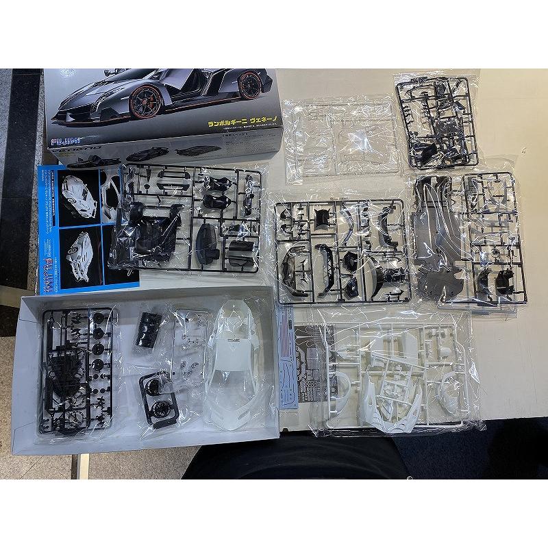 未使用 1/24 ランボルギーニ ヴェネーノ ムルシエラゴ アオシマ フジミ 未使用 1/24 ランボルギーニ ヴェネーノ ムルシエラゴ アオシマ