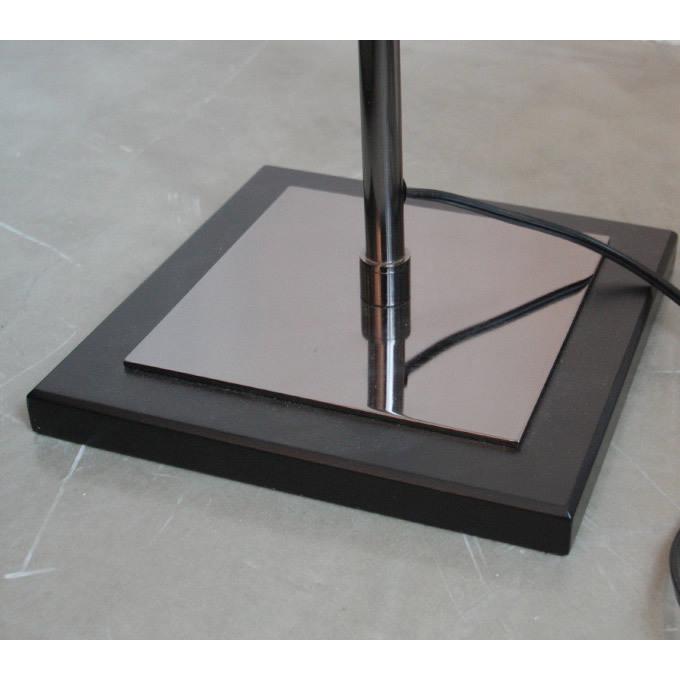 モダンデザインの1灯フロアランプ モダンデザインの1灯フロアランプ モダンデザインの1灯フロアランプ