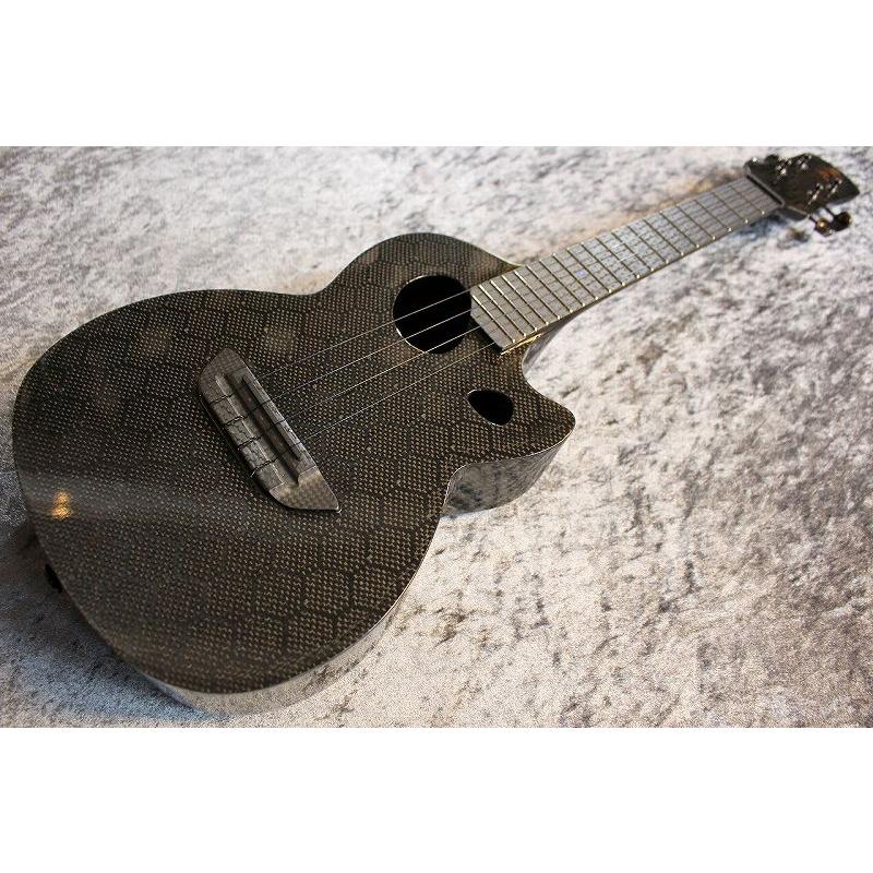 カーボン製アコースティックギター 日本初公開モデルも！カーボン製