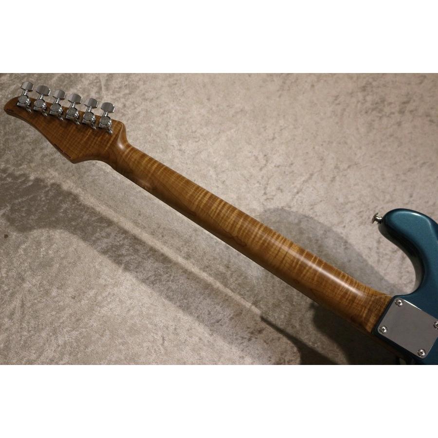 Suhr Classic S Antique Roasted Flame Maple Ocean Turquoise