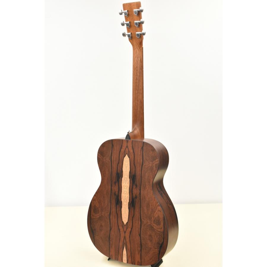 Martin 【クロサワ横浜店】00-X2E COCO #3006932 【スプルーストップ単板/HPLボディ】【エレアコ仕様】の画像