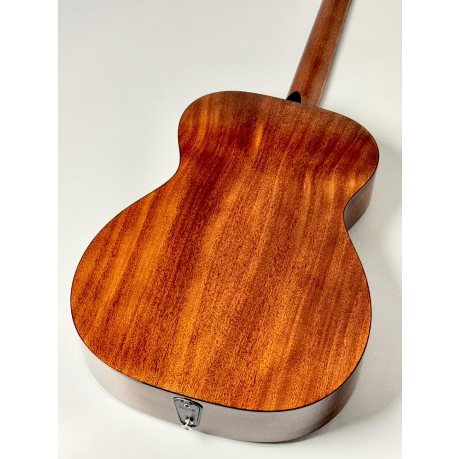 Martin 【2025NAMMモデル初入荷!】000E Retro Plus Mahogany #2998551【送料当社負担・分割無金利】【G-CLUB UMEDA】の画像