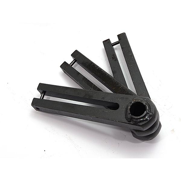 腰下分解 クランクケース割りに必須工具！ クランクケースセパレーター