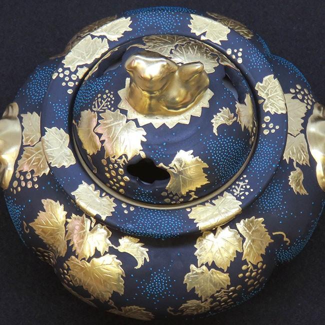 【ほぼ未使用】 三代 仲田錦玉 九谷焼 4号 香炉 渦打青粒盛金葡萄図 【GMS4080007621】(148500円)