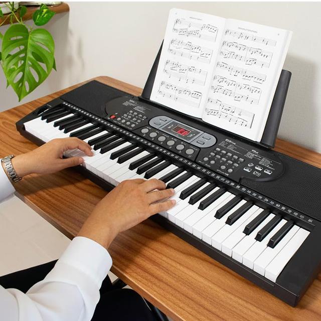レトロサウンド 光った鍵盤をなぞるだけ！ガイド機能付き電子ピアノ