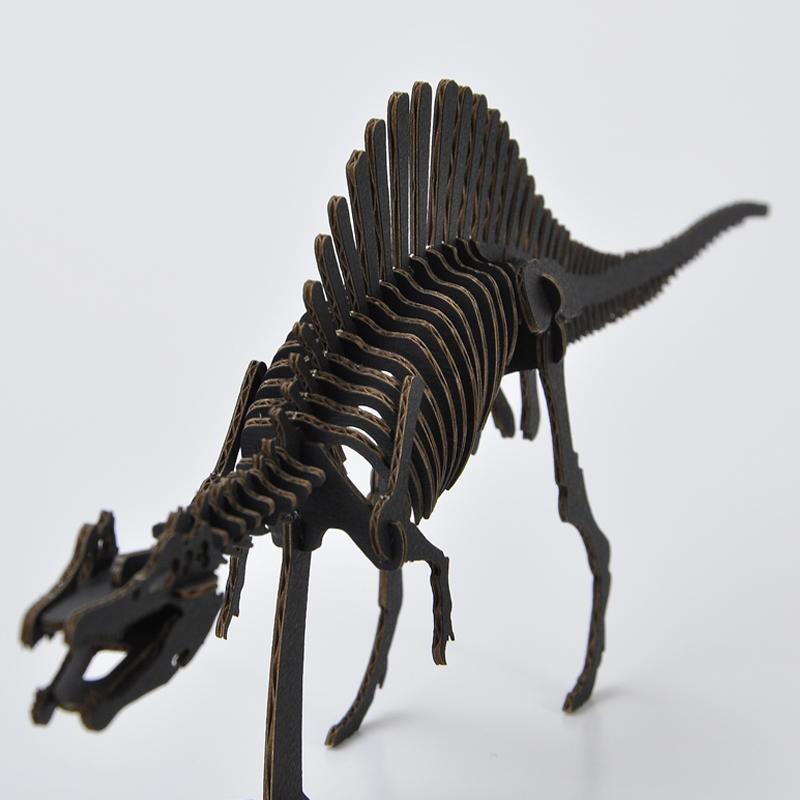 Dinosaur恐竜骨格工作キット スピノサウルス ブラック ダンボールでつくる恐竜骨格 のりもはさみも使わずに組み立てられるペーパークラフト 和雑貨のお店 和敬静寂 通販 Yahoo ショッピング