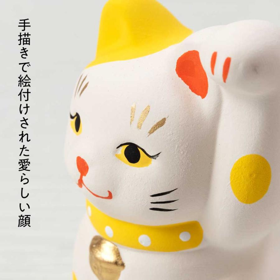 福色招き猫 手描きにこだわった愛らしい顔 昔ながらの招き猫 高さ7cm