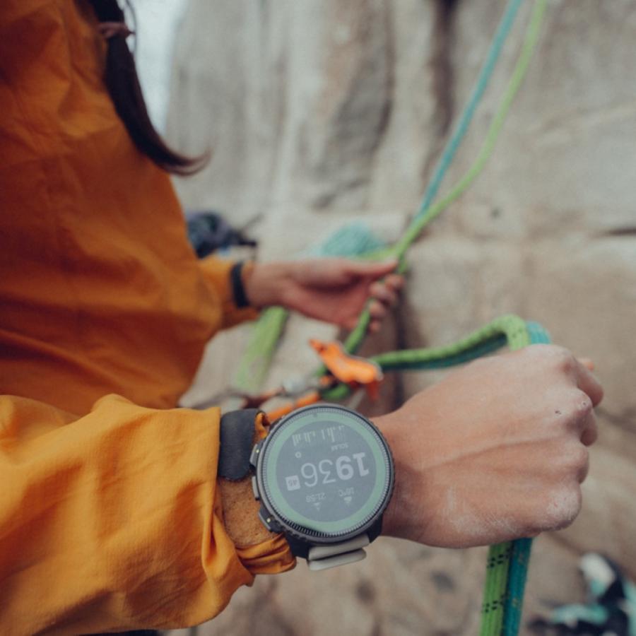 SUUNTO VERTICAL スント バーティカル TITANIUM SOLAR SAND スマートウォッチ ソーラー ランニング 登山 SS050860000 【安心のメーカー2年保証】の画像